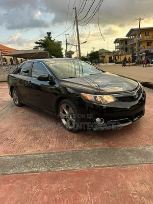 Toyota Camry SE 4dr Sedan (2.5L 4cyl 6A) 2013 Black