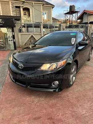 Toyota Camry SE 4dr Sedan (2.5L 4cyl 6A) 2013 Black