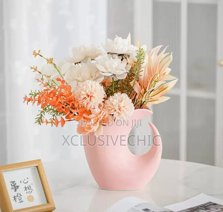 Moon Shape Vase