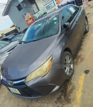 Toyota Camry SE 4dr Sedan (2.5L 4cyl 6A) 2016 Gray