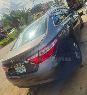 Toyota Camry SE 4dr Sedan (2.5L 4cyl 6A) 2016 Gray