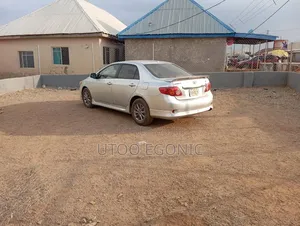 Toyota Corolla 2010 Silver