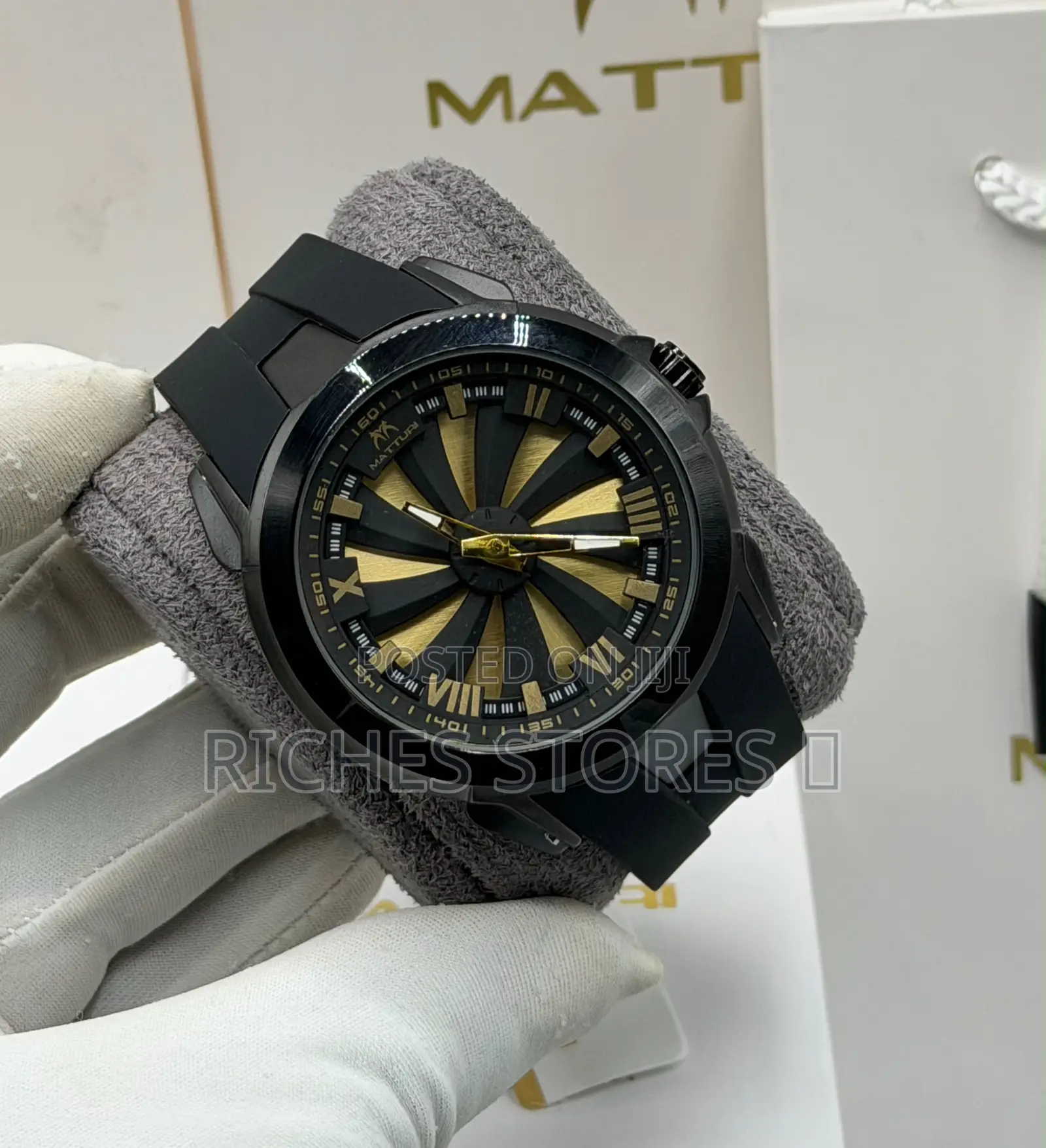 Matturi Rubber Strap Turbine-Style Dial Watch