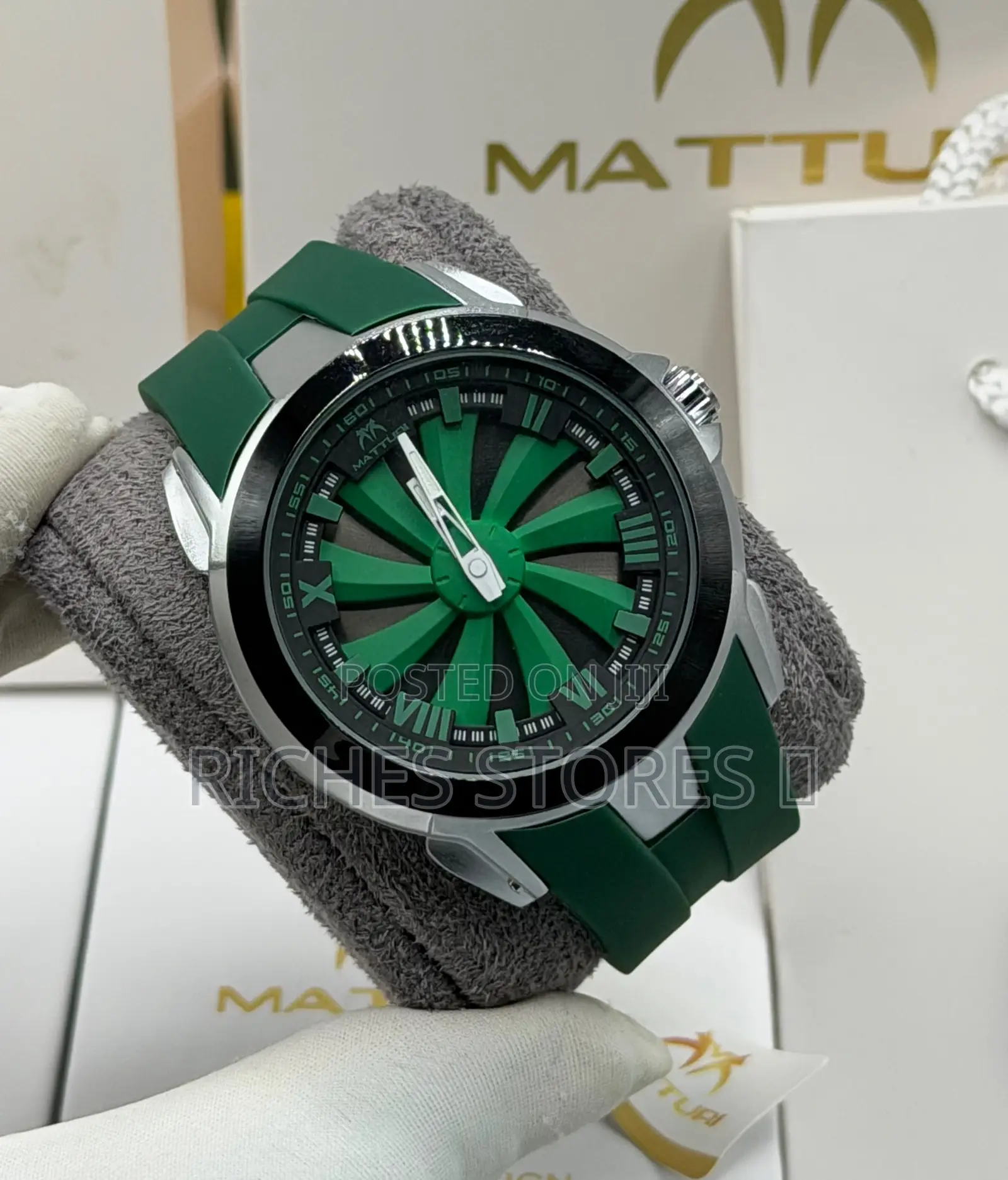 Matturi Rubber Strap Turbine-Style Dial Watch