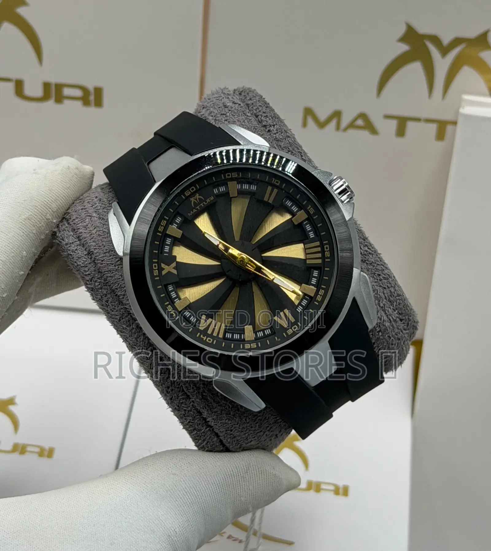 Matturi Rubber Strap Turbine-Style Dial Watch