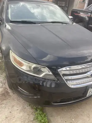 Ford Taurus Limited 2012 Black