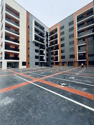 3bdrm Block of Flats in Lekki Phase 1 for rent