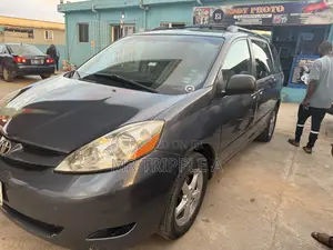 Toyota Sienna LE 2008 Gray
