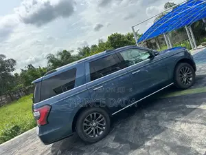 Ford Expedition XLT 4x4 2019 Blue