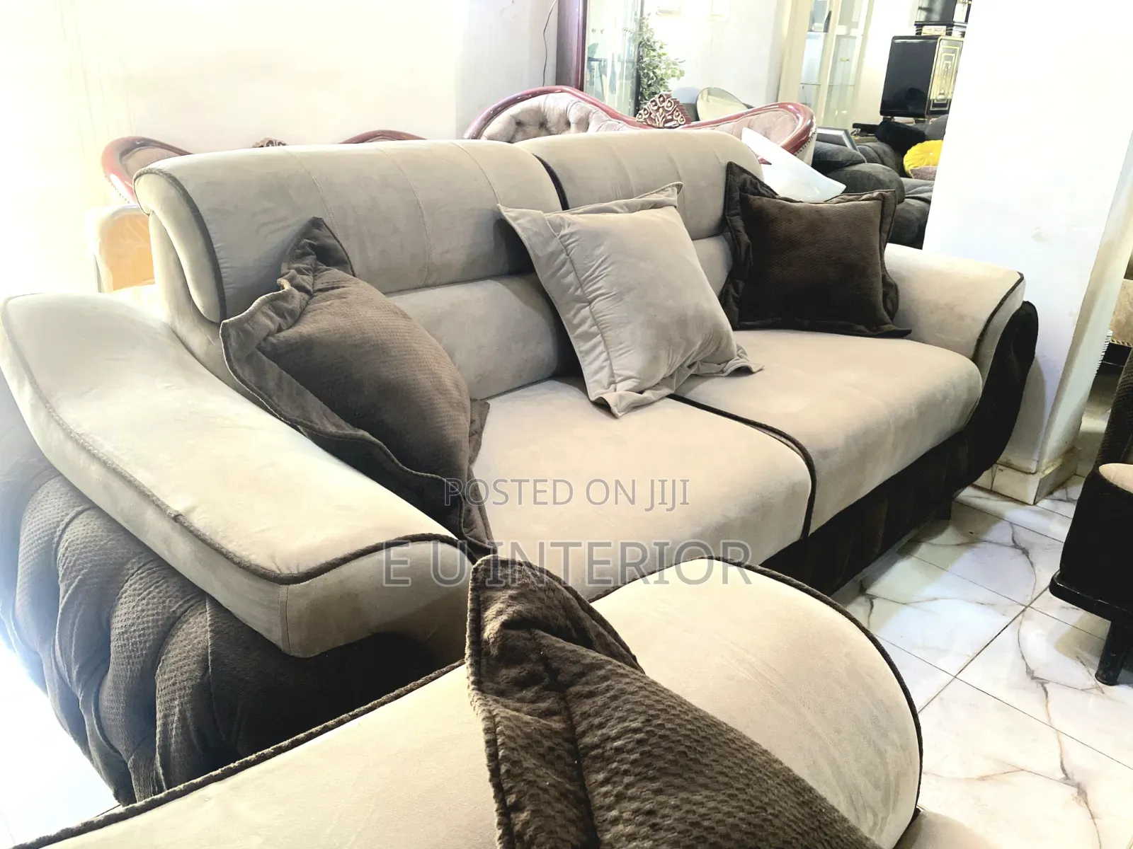 Down-Based Tufti, 7 Seater Parlour Sofa.