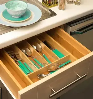 Wooden Expandable Cutlery Divider Storage Tray