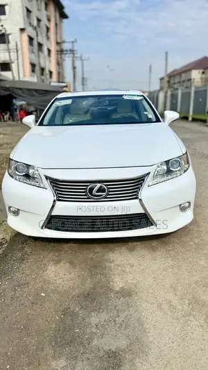 Lexus ES 350 FWD 2013 White