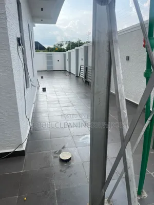 Compound Floor Cleaning