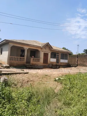 6bdrm Bungalow in Ogba Ayo, Ifo for sale