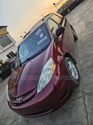 Toyota Sienna 2005 Burgundy