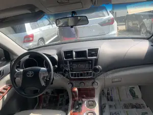 Toyota Highlander Limited 3.5l 4WD 2013 Gray