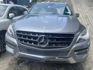 Mercedes-Benz M Class ML350 4MATIC 4dr SUV AWD (3.5L 6cyl 7A) 2015 Gray