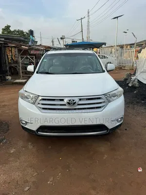Toyota Highlander Limited 2012 White