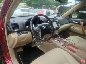 Toyota Highlander 2010 Red