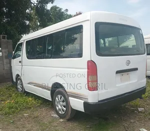 Toyota HiAce 2012 White
