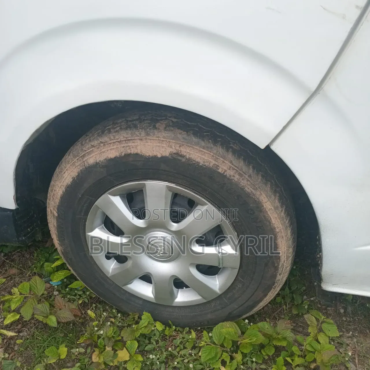 Toyota HiAce 2012 White