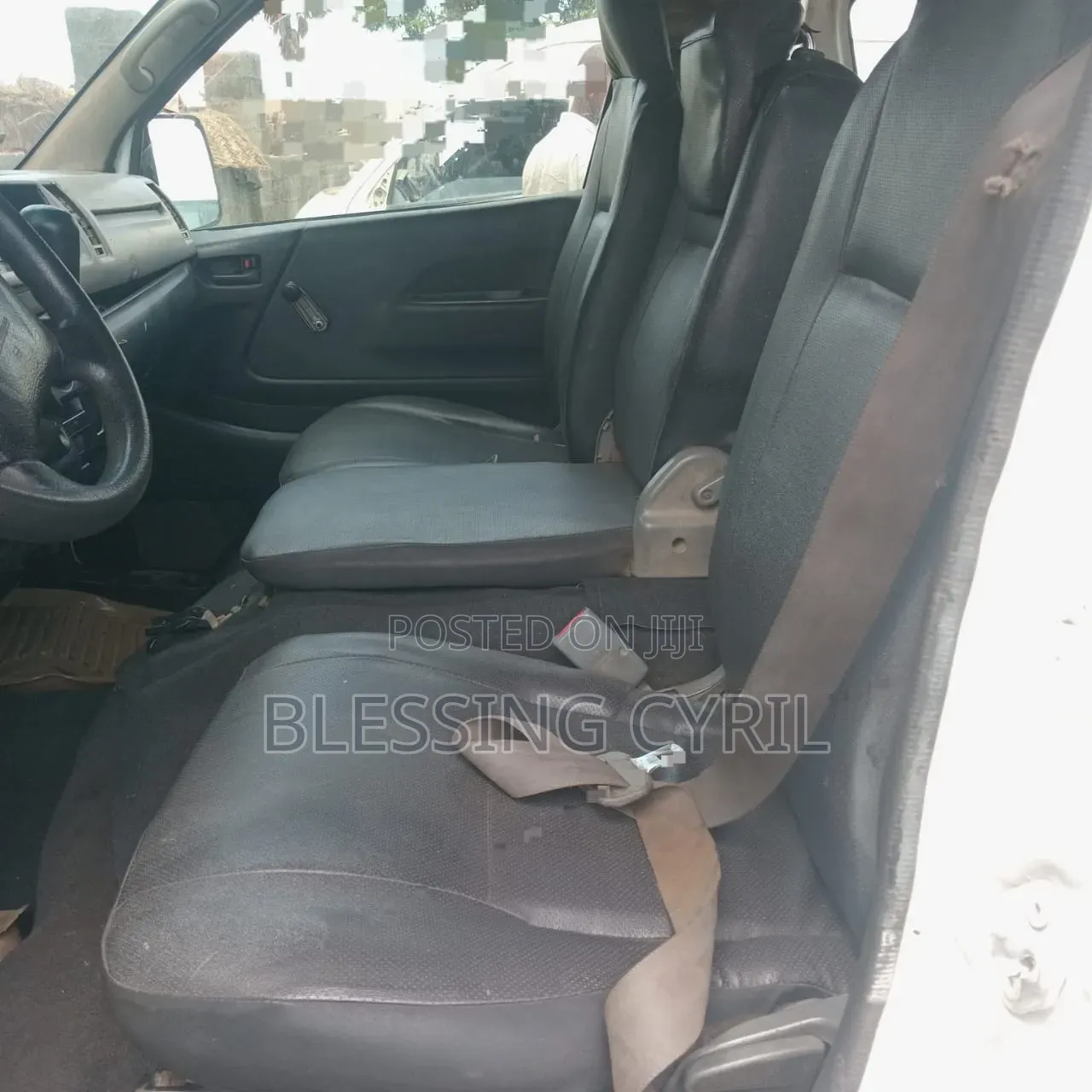 Toyota HiAce 2012 White