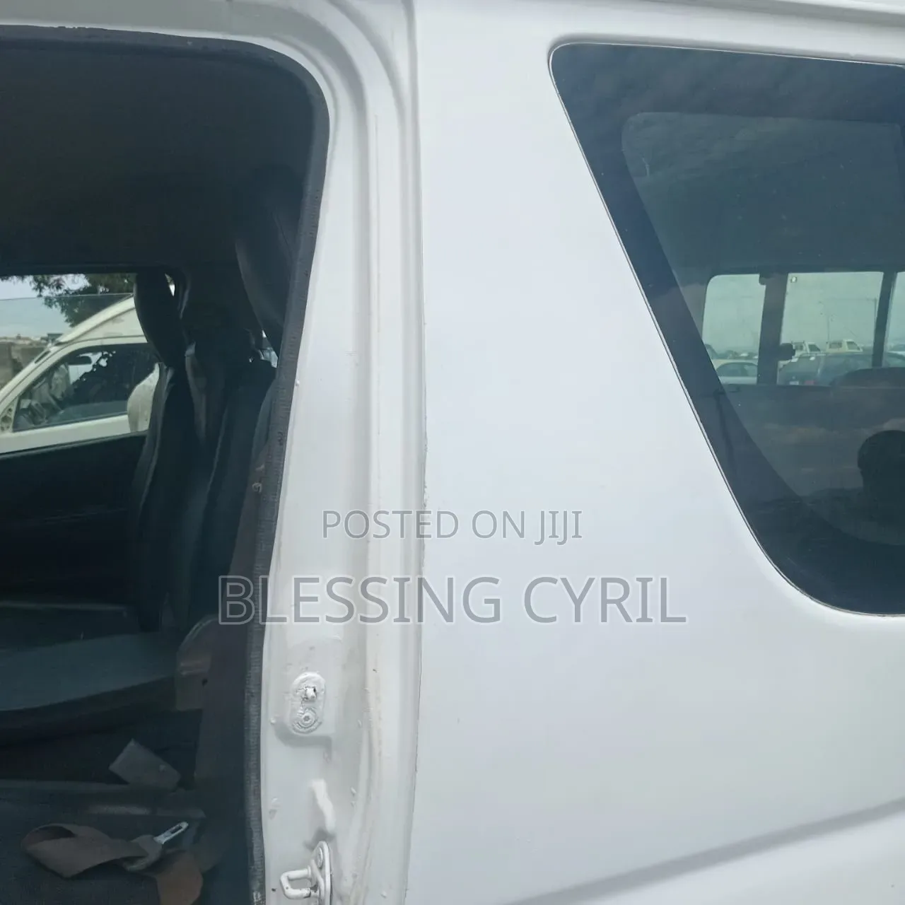 Toyota HiAce 2012 White