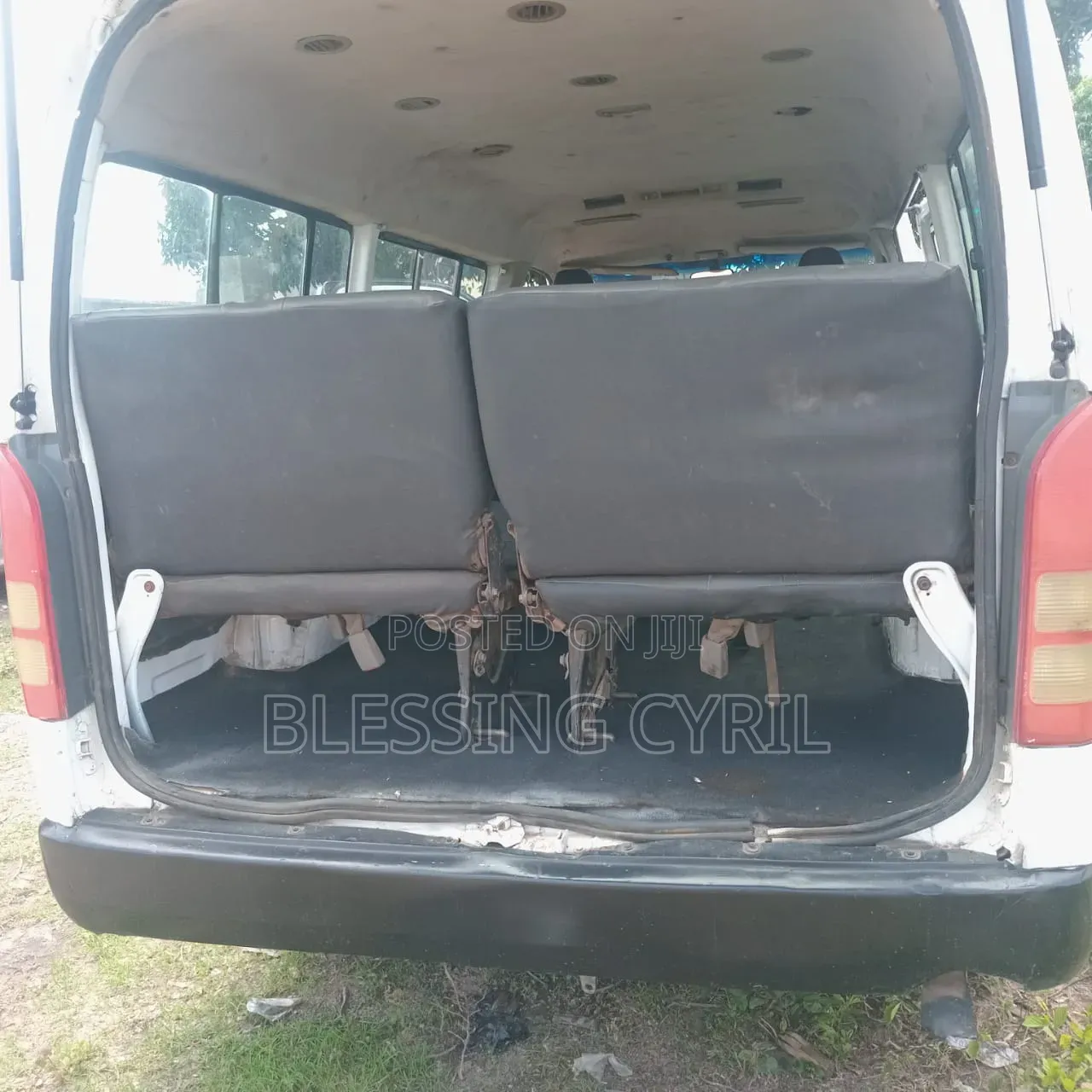 Toyota HiAce 2012 White