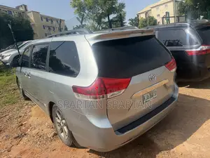 Toyota Sienna 2011 Gray