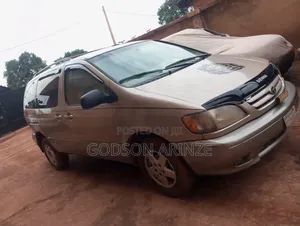 Toyota Sienna 2003 Gold