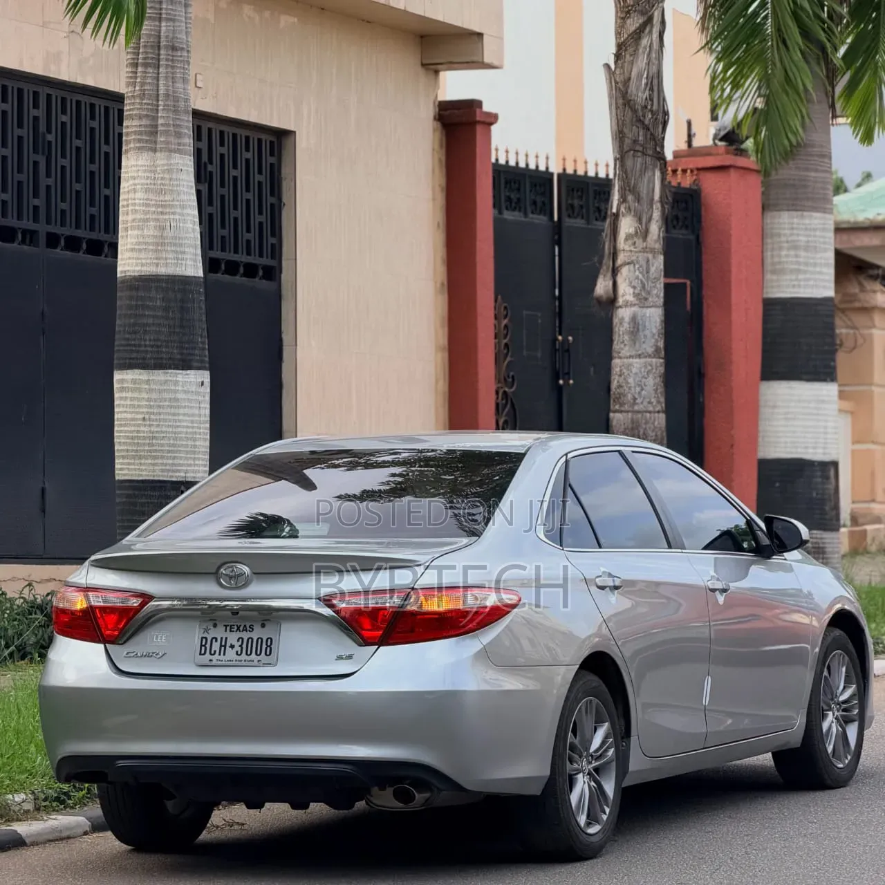 Toyota Camry 2016 Silver