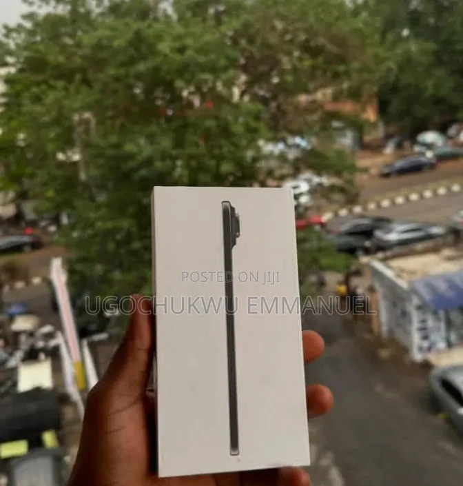 New Apple iPhone 17 256 GB Black