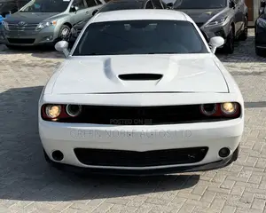 Dodge Challenger 2022 White
