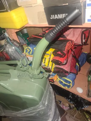 Green Metal Can With Funnel(20 Liters)