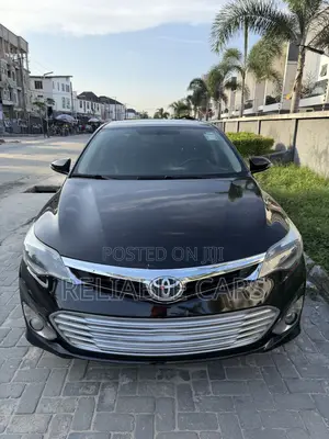 Toyota Avalon XLE Sedar FWD (3.5L 6cyl 6A) 2013 Black