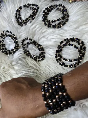 6 Pics of Handmade Classic Bangles Black and Gold
