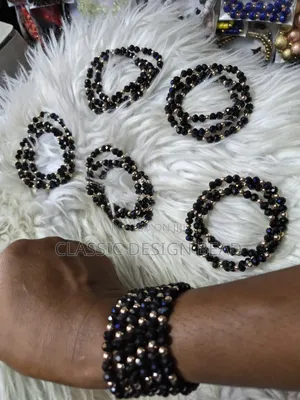 6 Pics of Handmade Classic Bangles Black and Gold