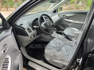 Toyota Corolla LE 4dr Sedan (1.8L 4cyl 4A) 2013 Black