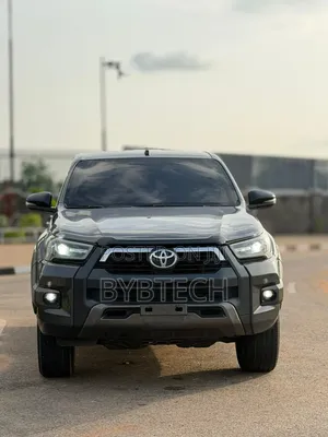 Toyota Hilux 2022 Black