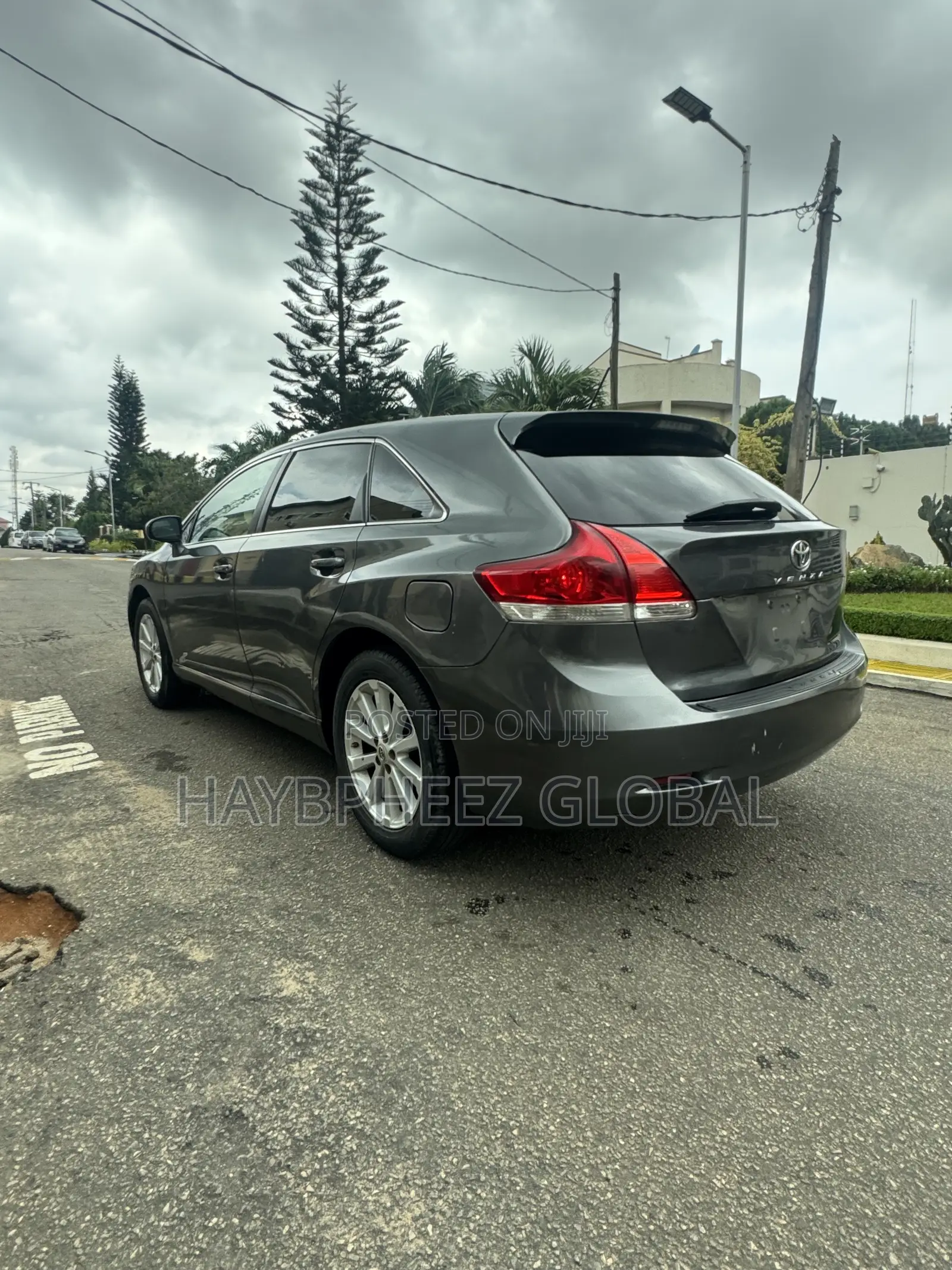 Toyota Venza LE 2010 Gray