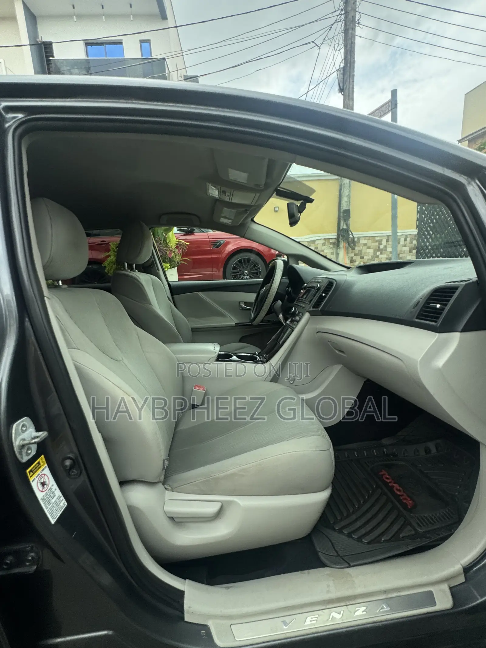 Toyota Venza LE 2010 Gray