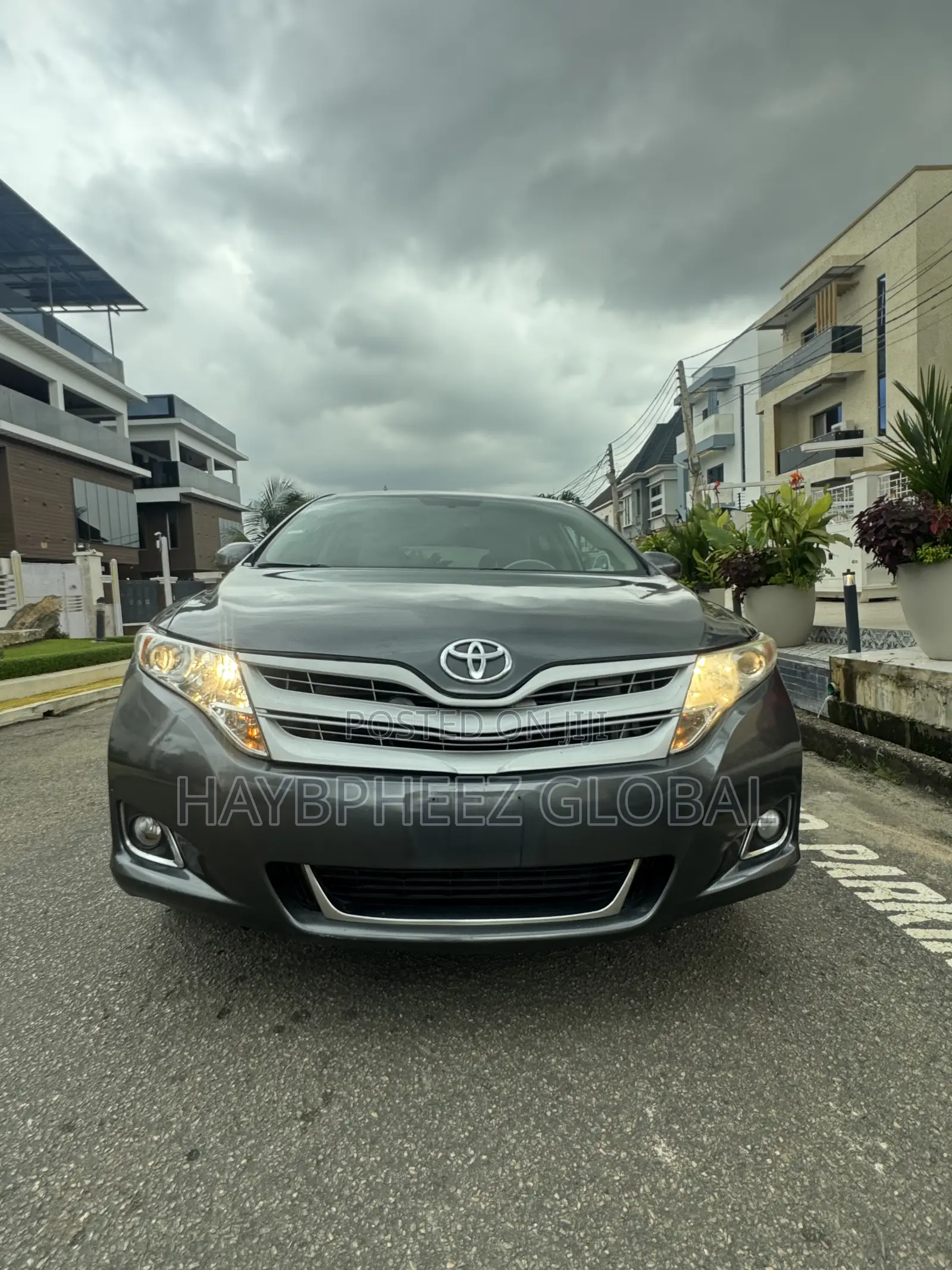 Toyota Venza LE 2010 Gray