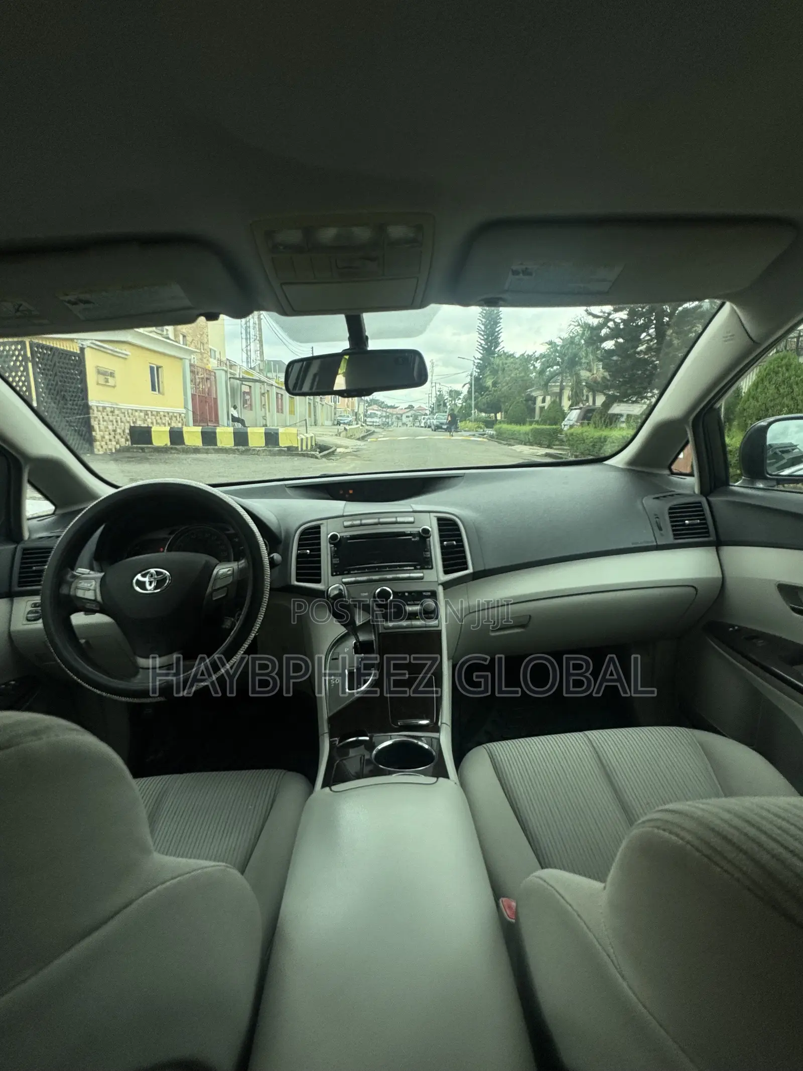 Toyota Venza LE 2010 Gray