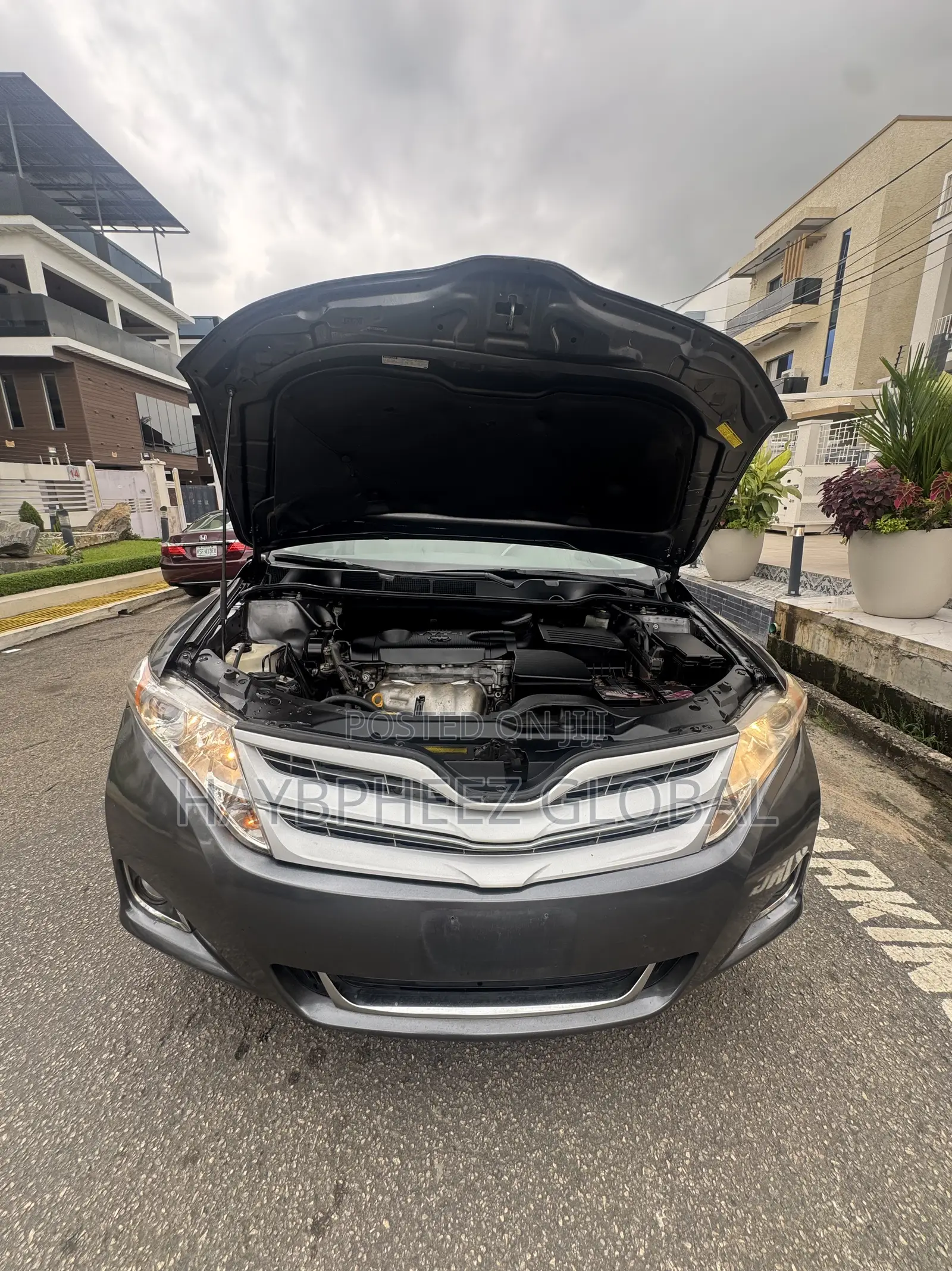 Toyota Venza LE 2010 Gray