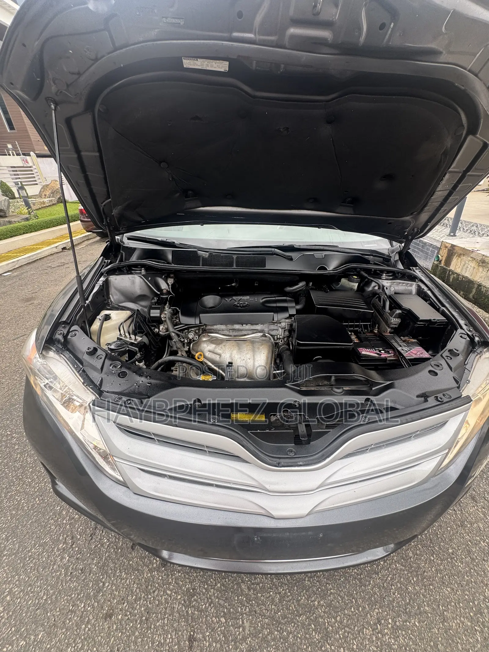 Toyota Venza LE 2010 Gray