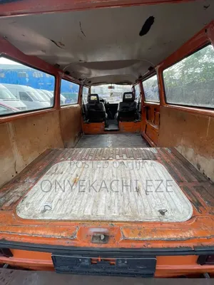 Volkswagen Transporter 2003 Orange