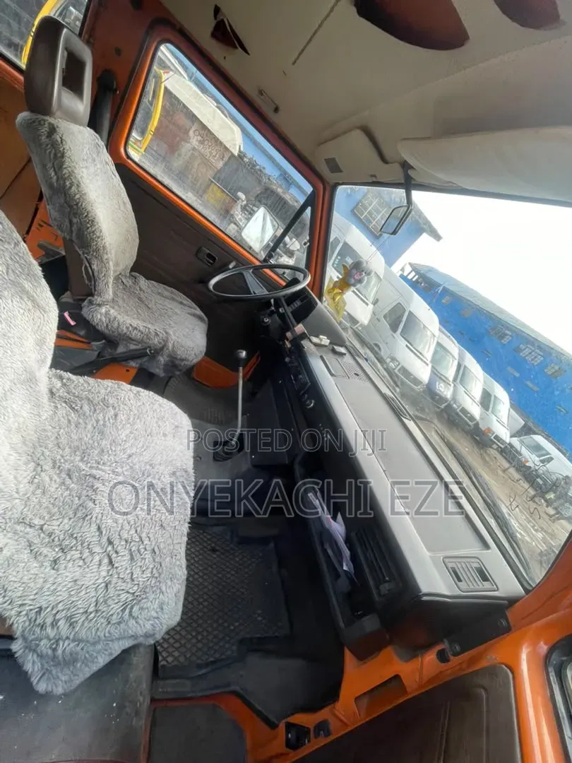 Volkswagen Transporter 2003 Orange