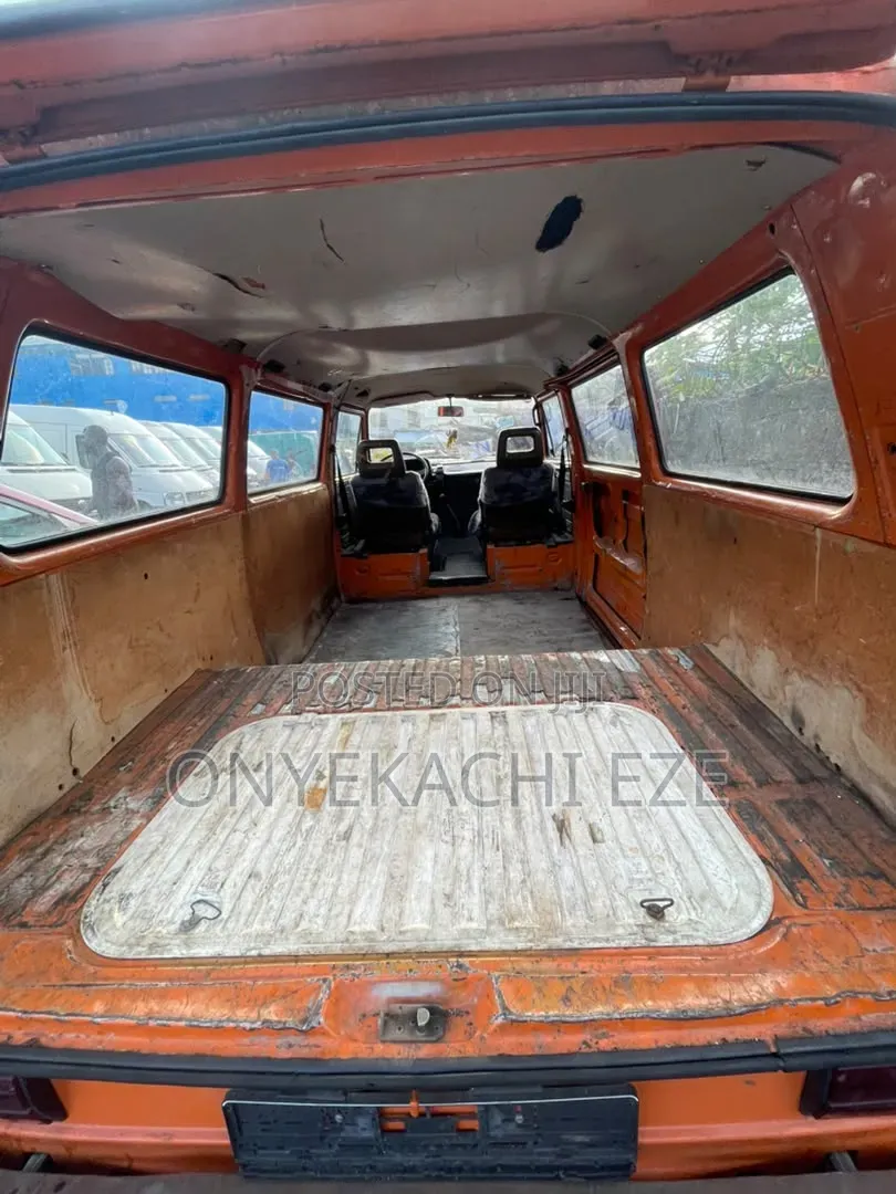 Volkswagen Transporter 2003 Orange