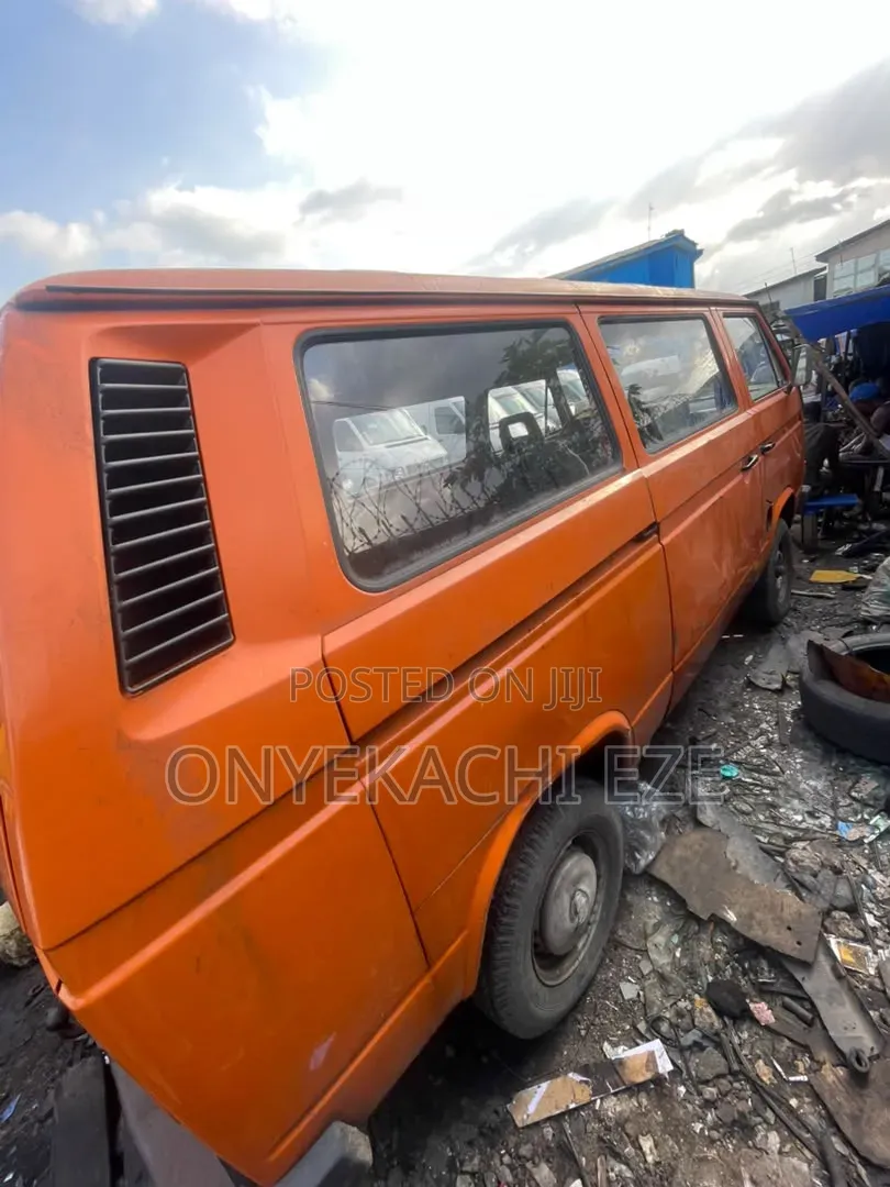 Volkswagen Transporter 2003 Orange