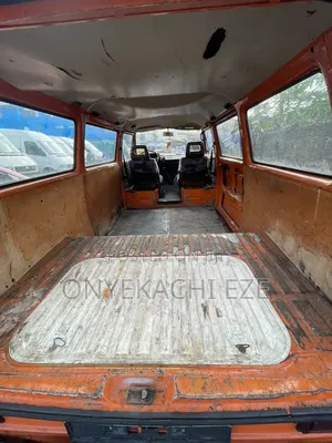 Volkswagen Transporter 2003 Orange